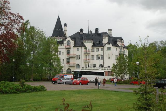Valtionhotelli Inkerinaukion suunnasta&nbsp;(Miikka Kurri&nbsp;2011)