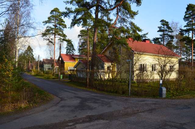 Katunäkymää Temppelikadulta Tornikujalle.&nbsp;(Miikka Kurri&nbsp;3.11.2011)