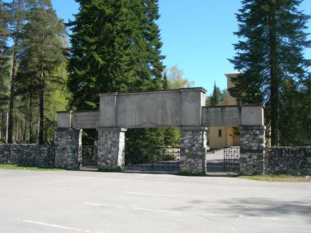 Hautausmaan pääportti.&nbsp;(Miikka Kurri&nbsp;18.5.2009)
