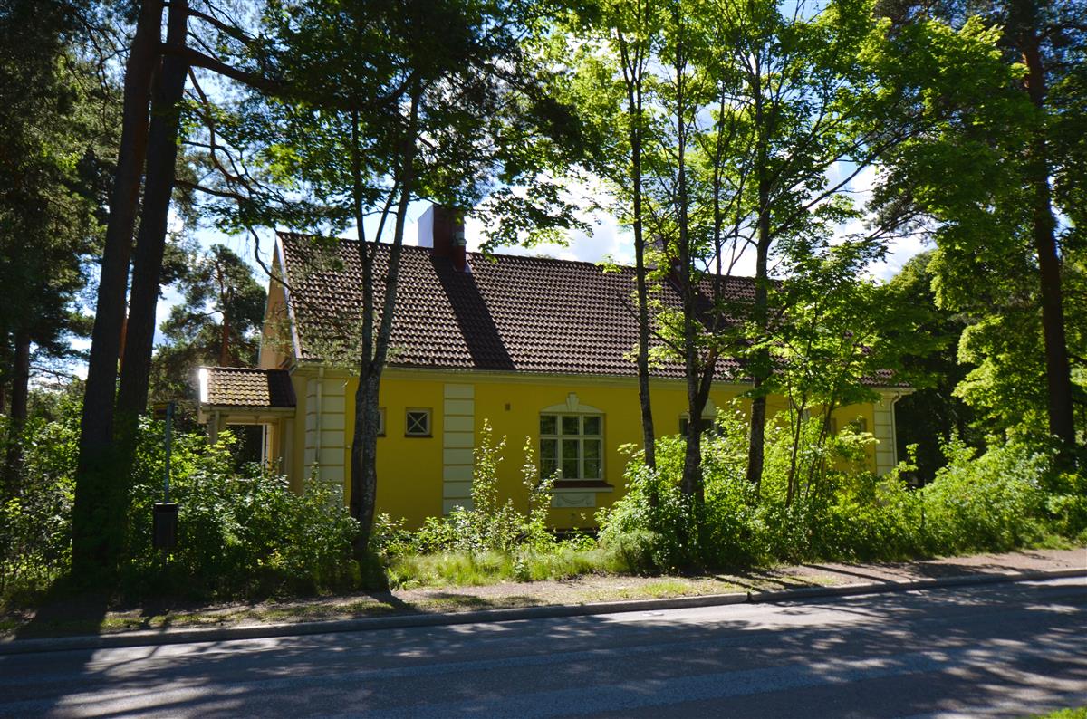 Kaukaankatu 19 luoteesta päin kuvattuna.&nbsp;(Päivi Makkonen&nbsp;2026)