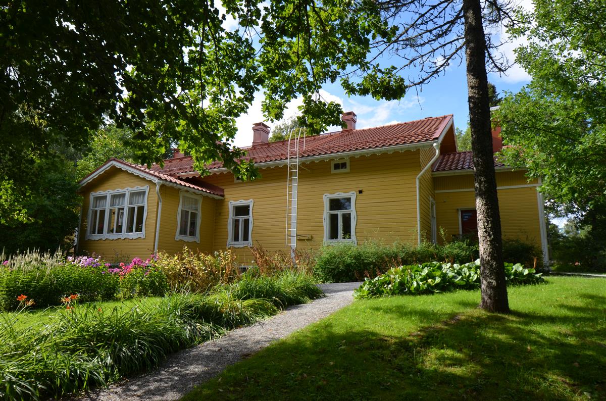 Saimaan kanavan museon päärakennus idästä päin kuvattuna.&nbsp;(Päivi Makkonen&nbsp;2026)