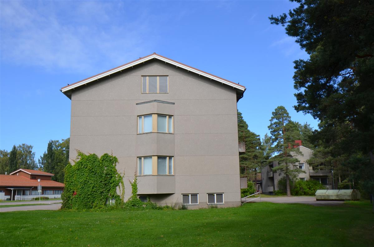 Joutsenon entinen kunnantalo II kaakosta päin kuvattuna.&nbsp;(Päivi Makkonen&nbsp;2026)