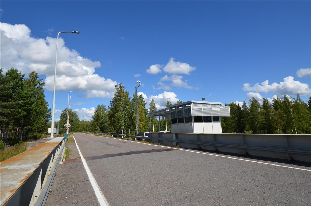 Näkymä Kansolan uuden Saimaan kanavan ylittävän sillan itäpäätä kohti lounaasta päin kuvattuna.&nbsp;(Päivi Makkonen&nbsp;2026)