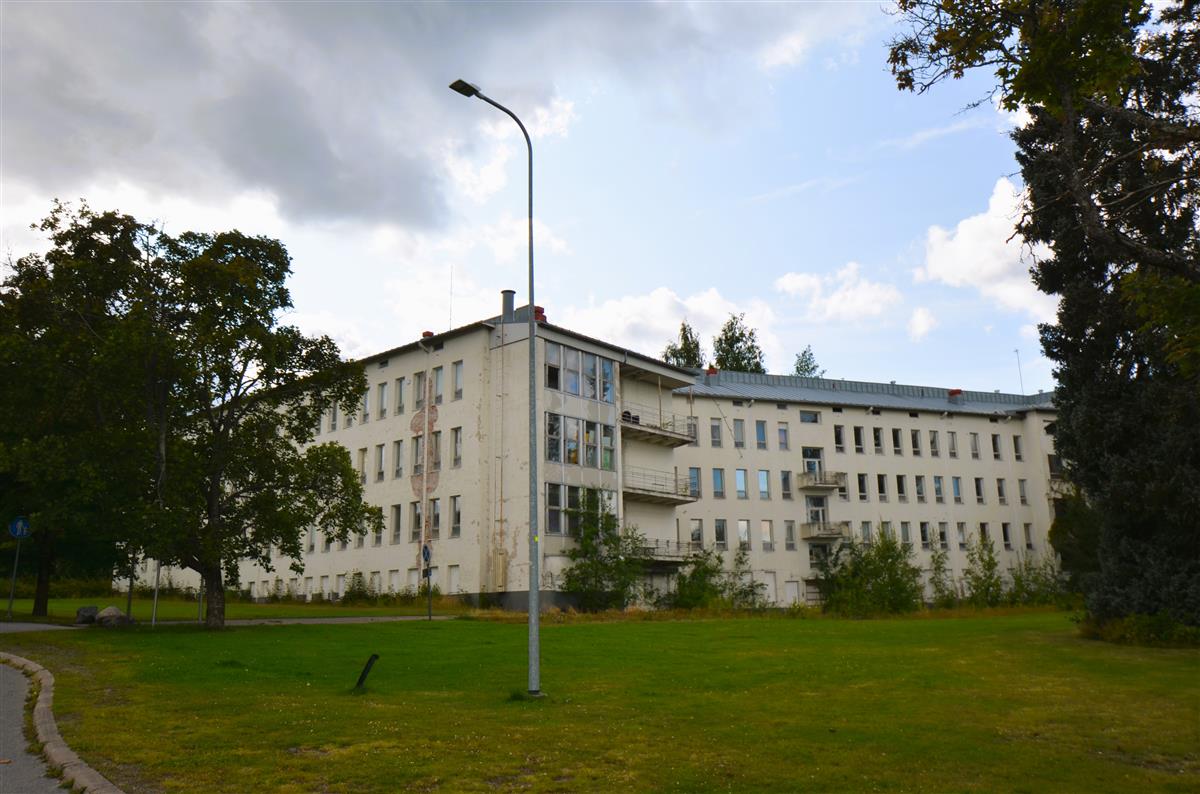 Setälän rakennus Rauhanrinteeltä, koillisesta päin kuvattuna.&nbsp;(Päivi Makkonen&nbsp;2026)
