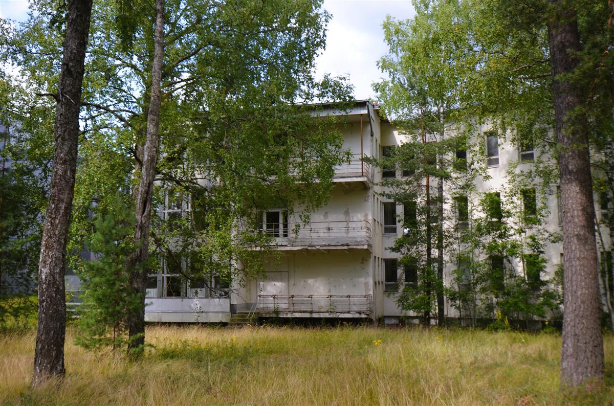 Setälän rakennuksen lounaisjulkisivua ja läntinen siipiosa etelästä päin kuvattuna.&nbsp;(Päivi Makkonen&nbsp;2026)