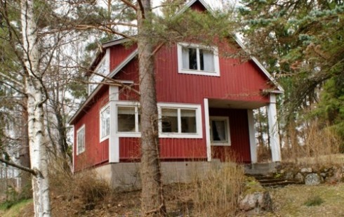 Leminniemen huvilan rakennuttu kirkkoherra Tawast 1900-luvun alkuvuosina.&nbsp;(Teija Ahola&nbsp;Toukokuu 2010)