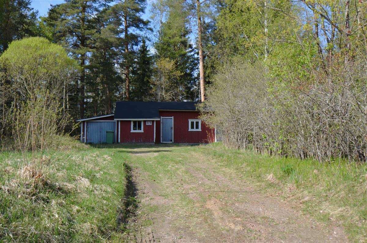 Ekon piharakennus Kivitieltä, etelän suunnata kuvattuna.&nbsp;(Päivi Makkonen&nbsp;2026)