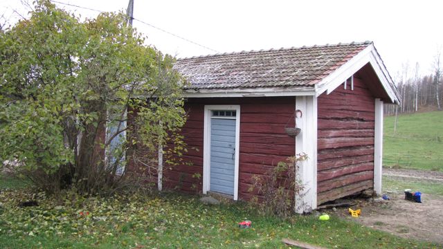 Hovilan yksikerroksinen aitta sr-1(2).&nbsp;(Niina Ahlfors&nbsp;lokakuu 2012)
