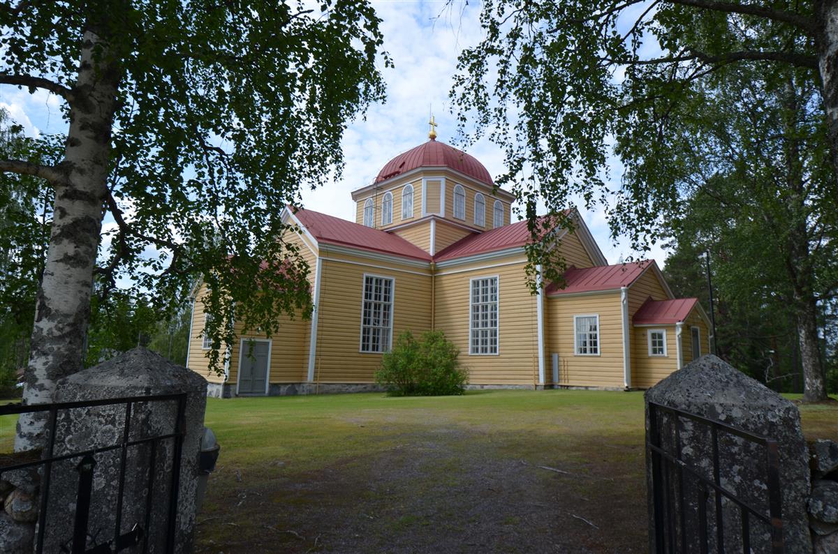 Uukuniemen kirkko kaakosta päin kuvattuna.&nbsp;(Päivi Makkonen&nbsp;2025)