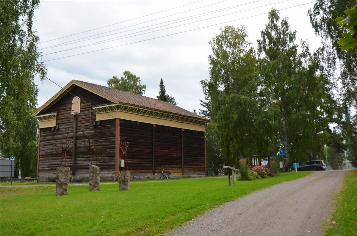 Ruokolahden kotiseutumuseo Ruokolahti-kahvilan suunnasta, luoteesta päin kuvattuna.&nbsp;(Päivi Makkonen&nbsp;2026)