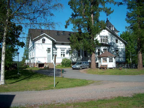 Olkkolan hovin päärakennus.&nbsp;(Pöyry Environment oy/Matti Veijovuori&nbsp;2007)