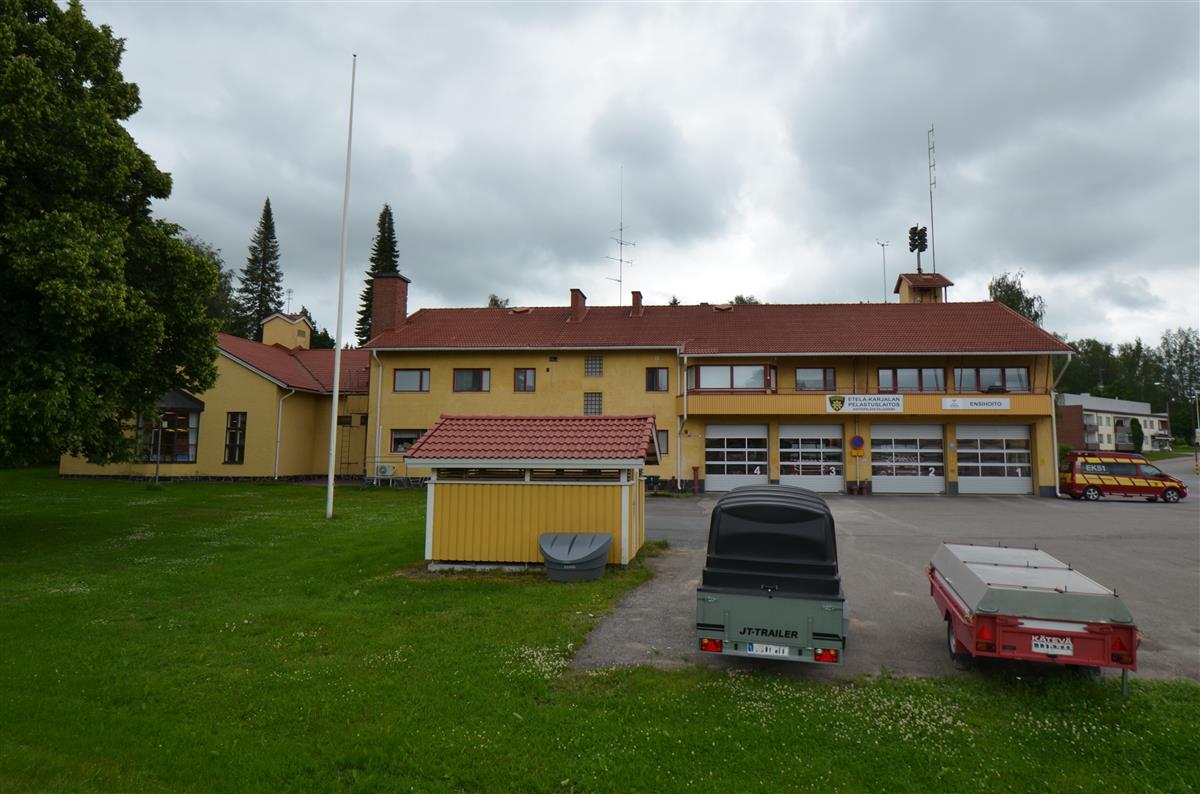 Savitaipaleen kirjasto-paloasema luoteesta päin kuvattuna.&nbsp;(Päivi Makkonen&nbsp;2025)