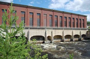 Kuva: Voimalaitos&nbsp;(Sinikka Myyrä&nbsp;7.7.2011)