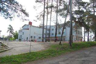 Kuva: Tainionkosken koulu.&nbsp;(Sinikka Myyrä&nbsp;29.5.2013)