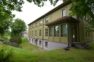 Kuva: Virkailijakerho kaakosta päin kuvattuna.&nbsp;(Päivi Makkonen&nbsp;2025)