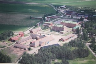 Kuva: Ilmavalokuva vankilan ydinalueesta n. 1990-2010.&nbsp;2010)