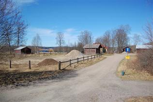 Kuva: Iso-Luukkaan tilalle saapuminen.&nbsp;(Sinikka Myyrä&nbsp;3.5.2013)