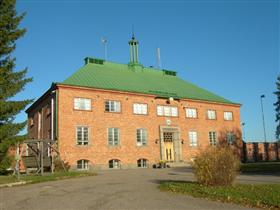 Kuva: Kansliarakennus.&nbsp;(Miikka Kurri&nbsp;6.10.2010)