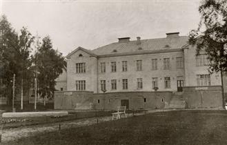 Kuva: Keskipaviljonki valmistuttuaan 1920-luvun lopulla.&nbsp;1920-luvun loppu)