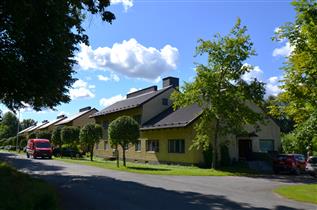 Kuva: Julinintie 6:n rivitalo pohjoisesta päin kuvattuna.&nbsp;(Päivi Makkonen&nbsp;2026)