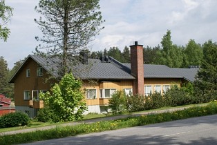 Kuva: Seurakuntatalo&nbsp;(Teija Ahola&nbsp;Kesäkuu 2010)