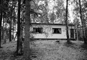 Kuva: Asuinrakennus luoteesta&nbsp;(Iiris Virtasalo&nbsp;1999)