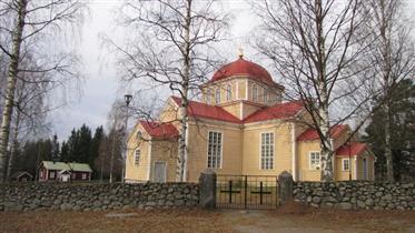 Kuva: Uukuniemen kirkko.&nbsp;(Niina Ahlfors&nbsp;lokakuu 2012)