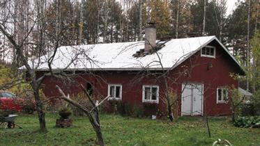 Kuva: Navettarakennus.&nbsp;(Niina Ahlfors&nbsp;lokakuu 2012)