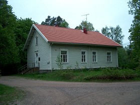 Kuva: Miettilän kasarmit. Entinen komppanianpäällikön asunto.&nbsp;(Pöyry Environment Oy/Veijovuori&nbsp;2007)