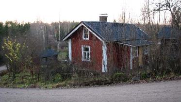 Kuva: Rintelän rapattu asuinrakennus.&nbsp;(Teija Ahola&nbsp;5.11.2008)